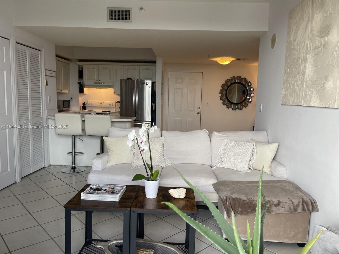 Foto principal - 3500 Coral Wy