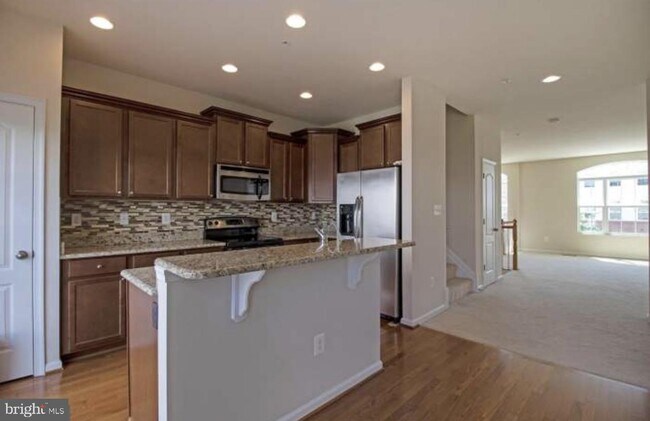 Building Photo - 8705 Sagebrush Ln