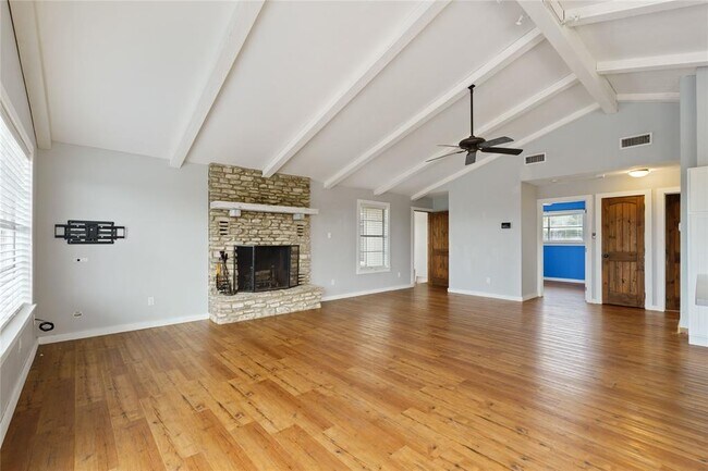 Building Photo - 2351 Skyline Dr