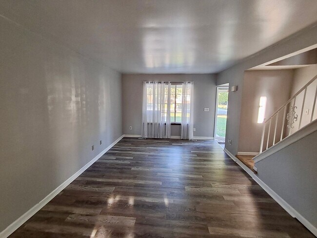 Foto del edificio - 4-Bedroom Colonial in Grand Blanc – Spacio...