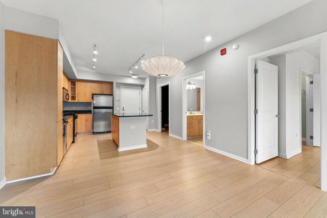 Building Photo - 440 L St NW