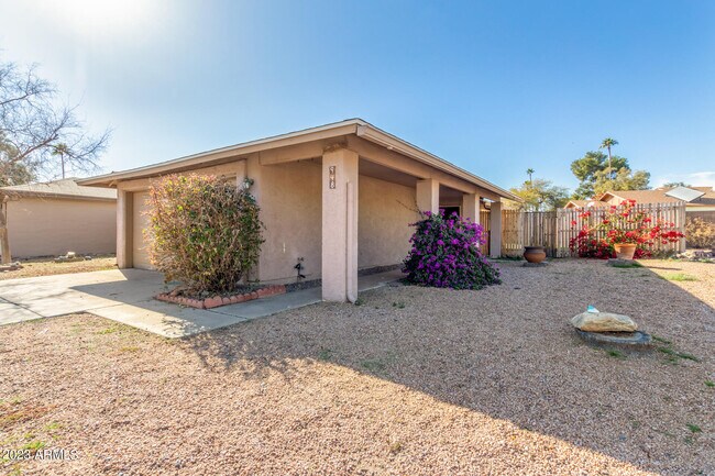 Building Photo - 948 N 87th Way