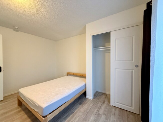 Foto del edificio - 2708 W 98th Dr