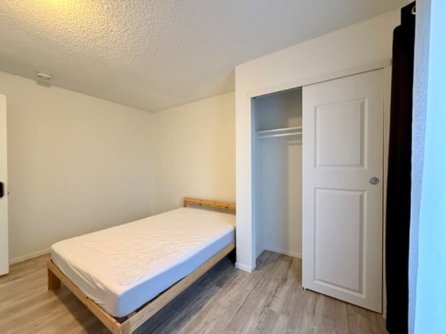 Photo - 2708 W 98th Dr House