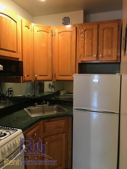 Foto del edificio - 329 E 92nd St