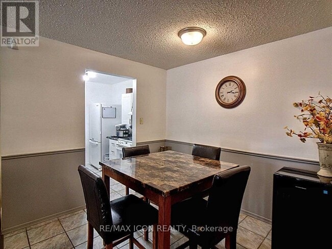 Building Photo - 1096 Jalna Blvd