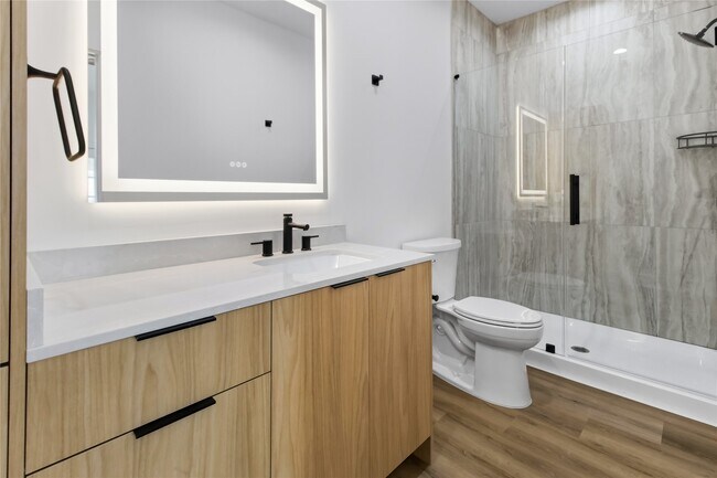 Foto del edificio - 5614 Larkin St