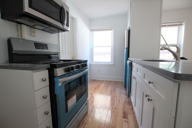 Photo - 2004 Chestnut St Apartment