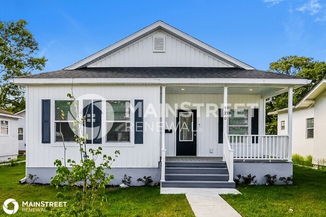 Building Photo - 1050 Melrose Ave S, St Petersburg, FL 33705