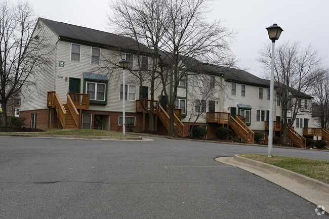 Building Photo - The University Townhouses