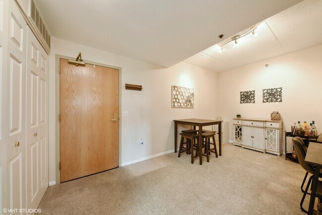 Foto del edificio - 440 W Mahogany Ct