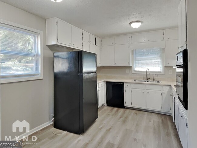 Building Photo - 2945 Botany Dr