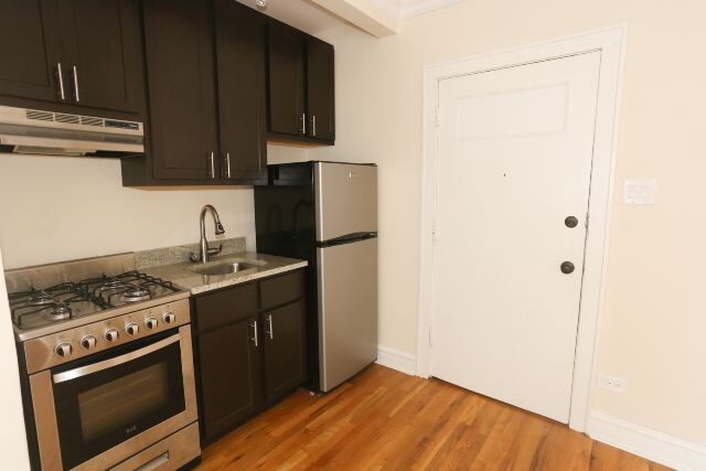 Building Photo - 4725 N Hermitage Ave
