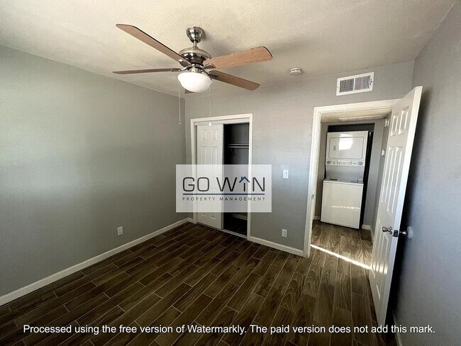 Building Photo - 6645 West Myrtle Ave