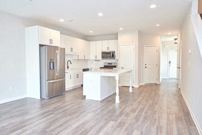 Foto del edificio - 2890 Regal Park Dr NW