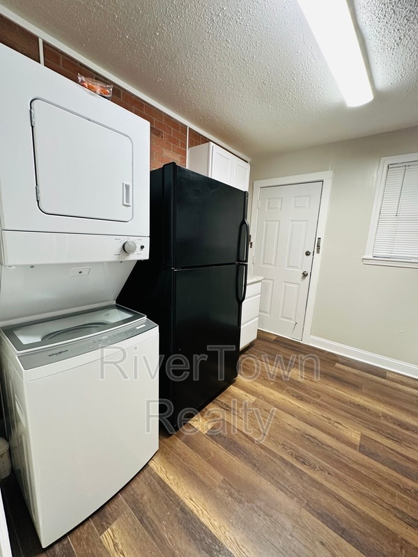 Building Photo - 802 Baltimore St