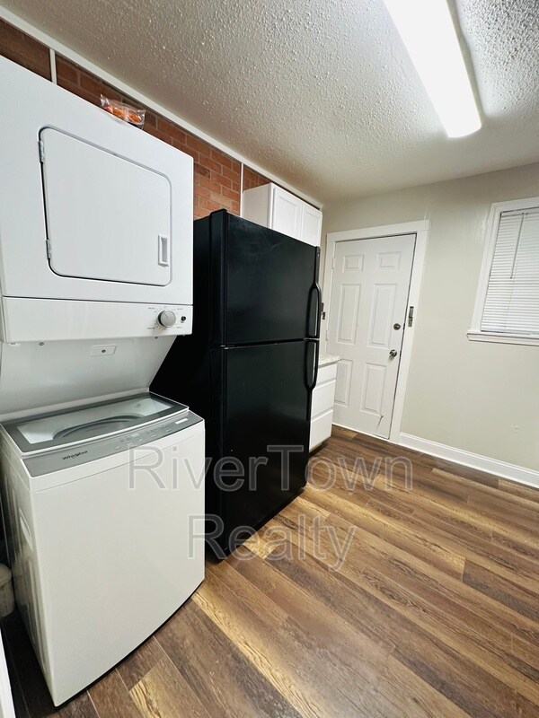 Foto del edificio - 802 Baltimore St