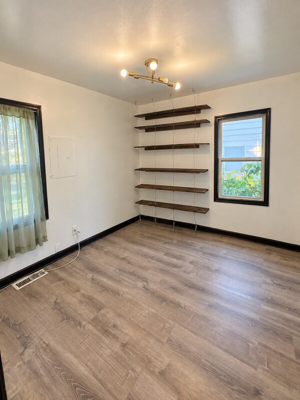 Foto del edificio - 22413 Cushing Ave