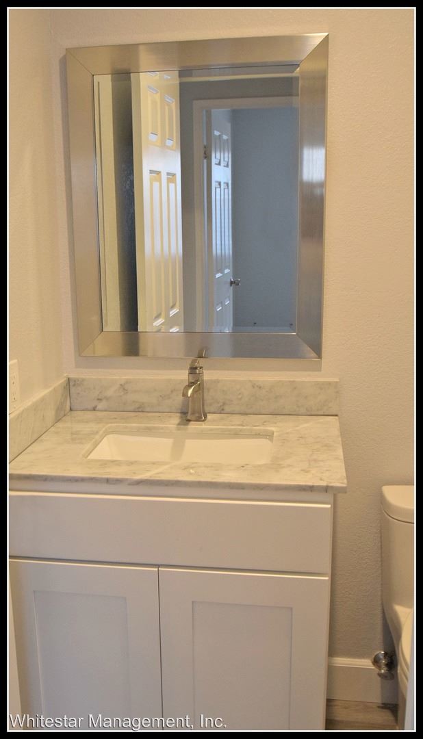 Building Photo - 78775 Villeta Dr