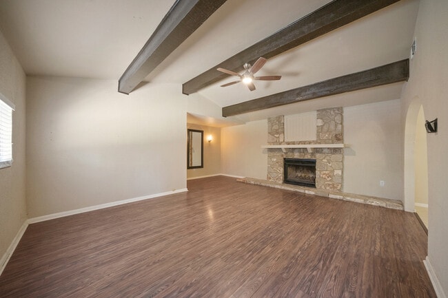 Building Photo - 2514 Woodbury Dr