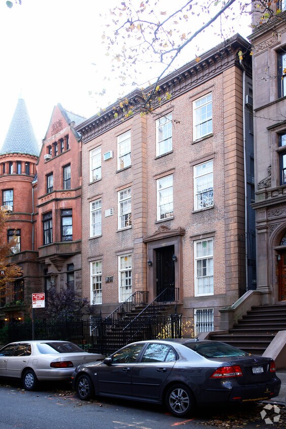 Primary Photo - 108 Pierrepont St