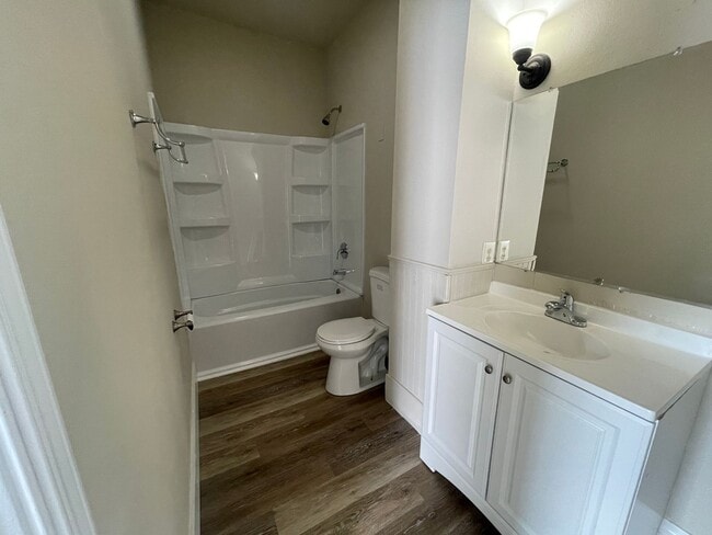 Foto del edificio - Beautiful 4 Bedroom 1 Bath House for Rent