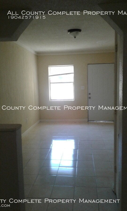 TwoBedroom Duplex Room for Rent in Jacksonville, FL