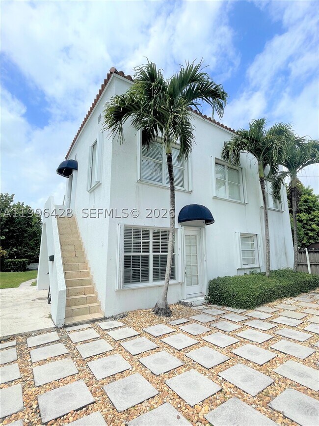 Building Photo - 5116 SW 57th Ave