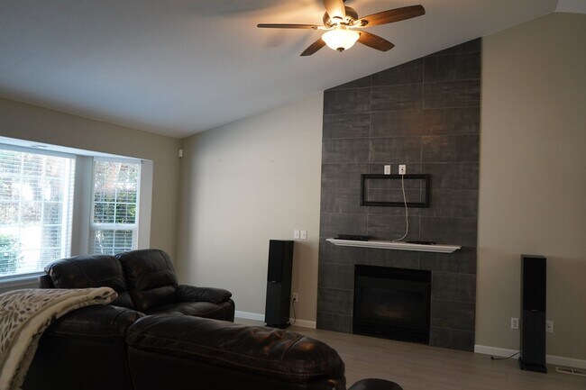 Building Photo - 15902 NE 82nd St