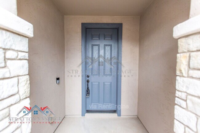 Building Photo - 17645 W Palo Verde Dr