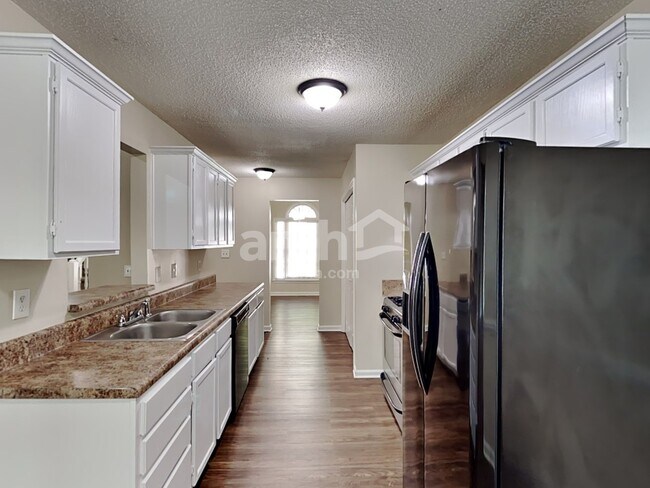Foto del edificio - 3846 Deercreek Dr