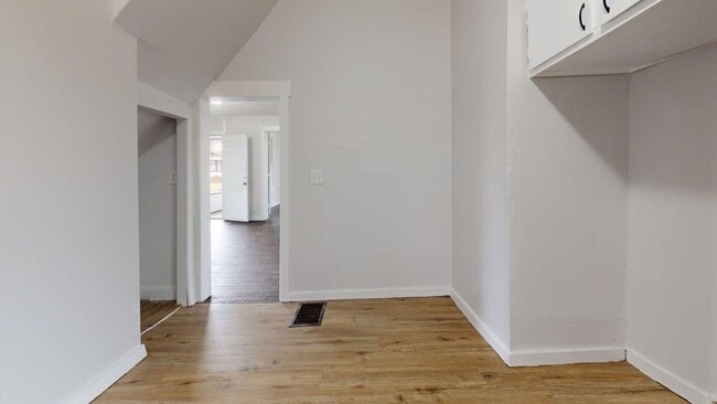 Foto del edificio - 1408 Maple Ave NE