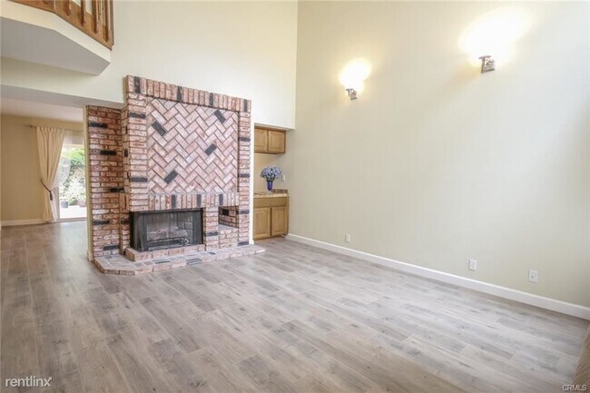 Building Photo - 3 br, 3 bath Condo - 405 Genoa St Unit 2