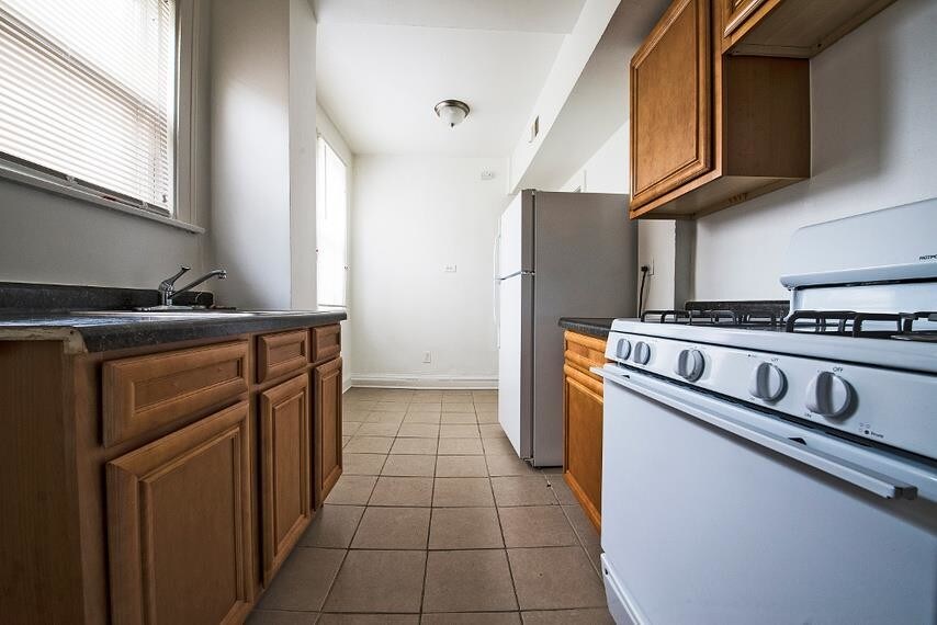 Foto principal - 1042 N Leamington Ave