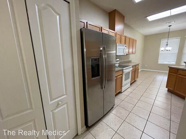 3 br, 2 bath House - 9906 Shadow Creek Dr - 4