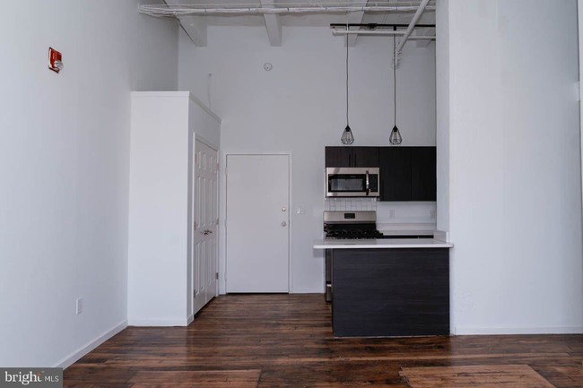 Building Photo - 1217 Spring Garden St