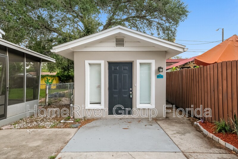 Foto principal - 1203 Sheridan Rd