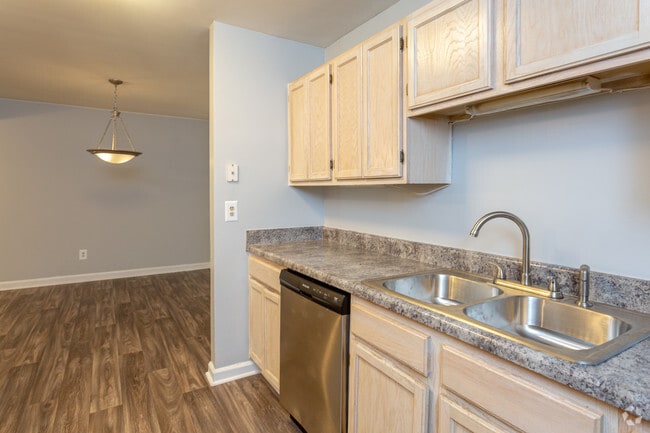 2BR, 2BA - 1,250 SF - Wildwood Apartments