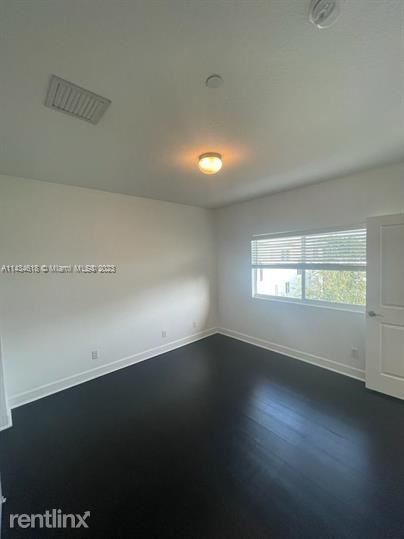 Foto del edificio - 3 br, 3.5 bath House - 609 NE 28th St Unit...