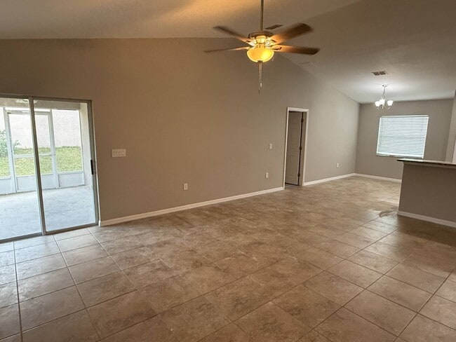 Building Photo - 4819 Summerfield Cir