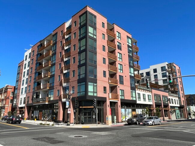 Building Photo - 200 Linden Ave
