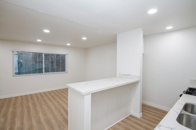 Building Photo - 6745 Coldwater Canyon Ave