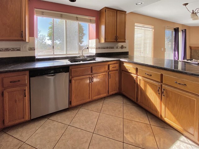 Building Photo - 3913 Stanford Dr