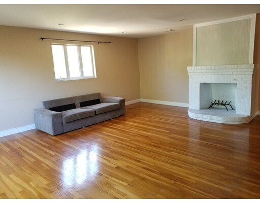 Building Photo - 117 Langley Rd