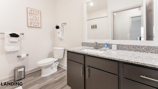 Foto del edificio - 6000 Front St