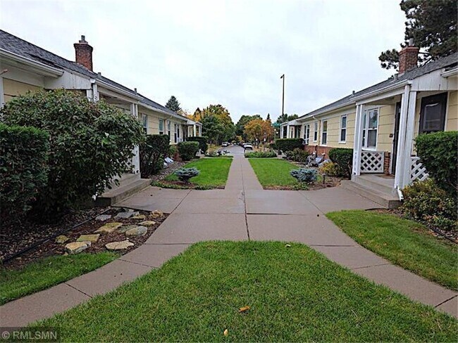 Foto del edificio - 656 Cleveland Ave S