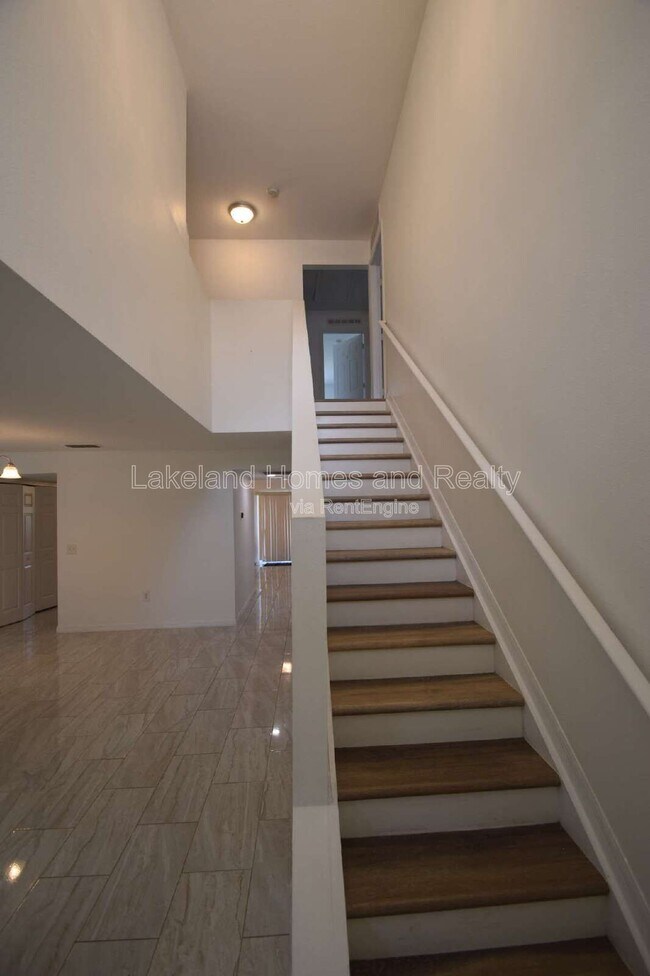 Building Photo - 5123 Spanish Oaks Dr