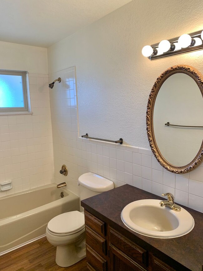 Foto del edificio - 2908-2910 14th Avenue Court