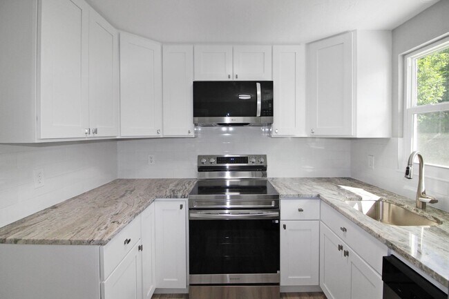 Foto del edificio - Overbrook Gardens Annual Home for Rent