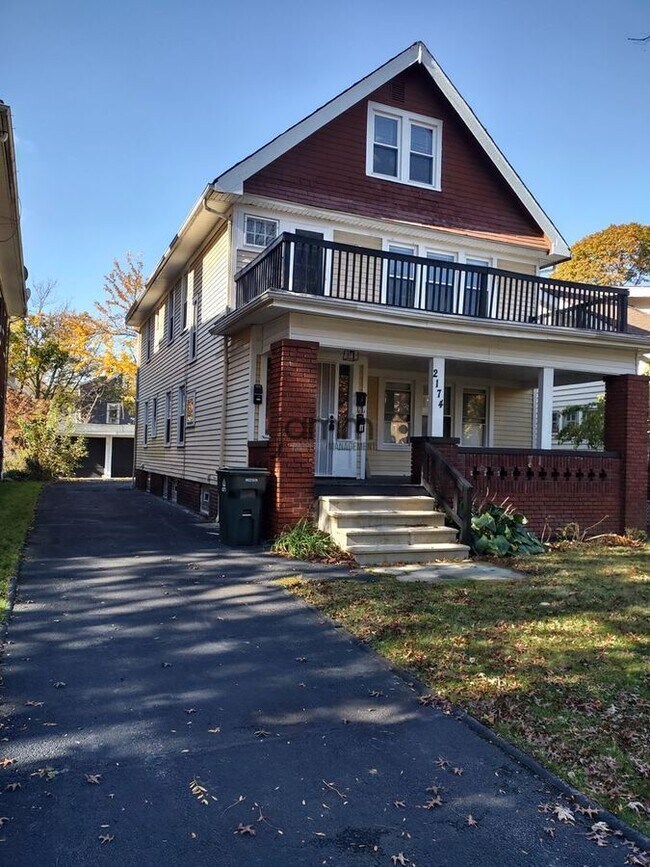 Foto del edificio - 2174 Oakdale Rd